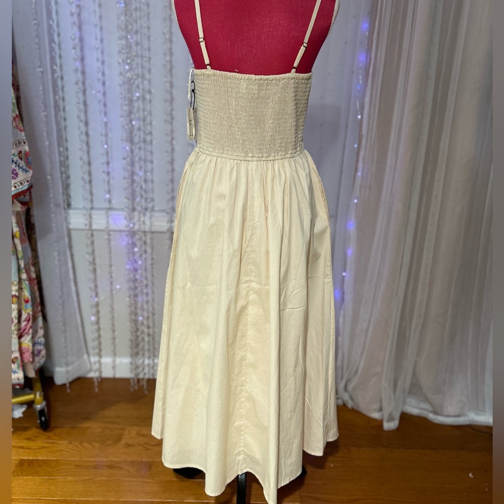 Cream Spring Dress - Picture 4 of 9
